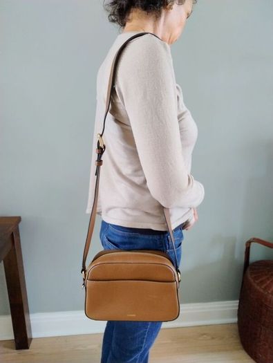 Uterque ladies crossbody genuine leather handbag in excellent condition and never used see last three photos for exact measurements FREE STANDARD POSTAGE INCLUDED