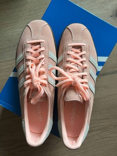 New Adidas Originals Bermuda women trainers 7.5 uk