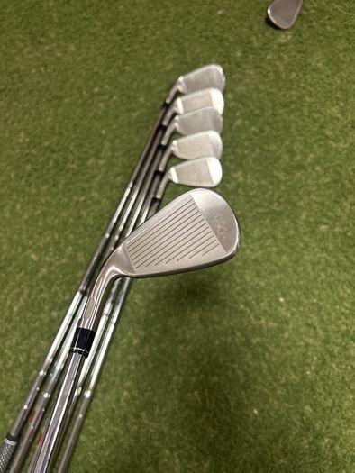 Taylormade Sim 2 Max irons