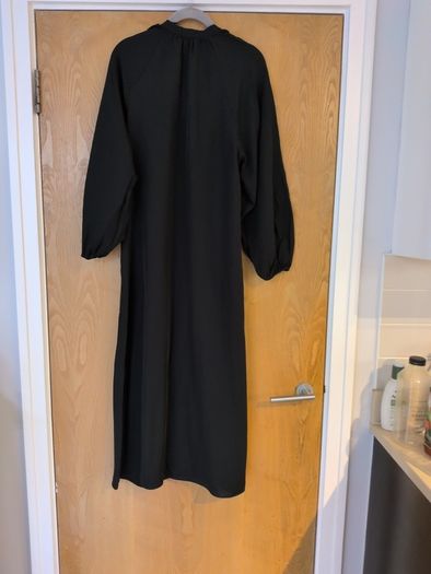 Zara Black Dress. S. M- 12.