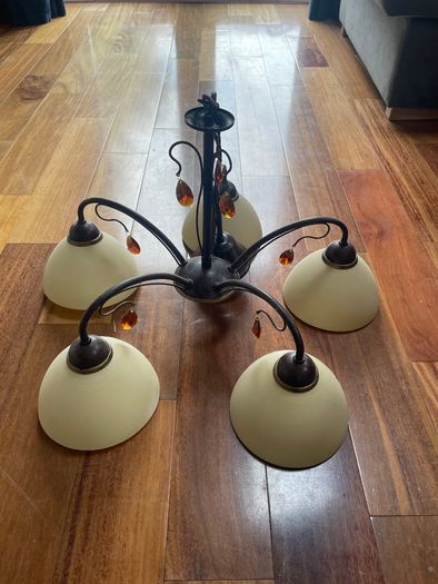 Hanging light chandelier