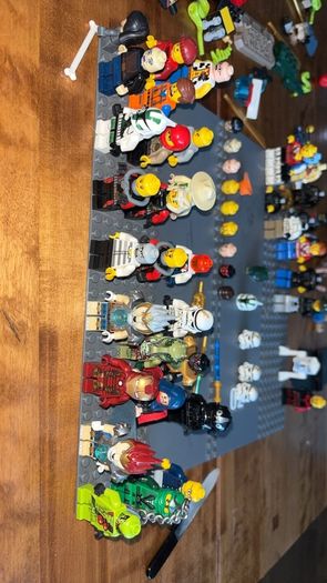 Old box of Lego + mini figures