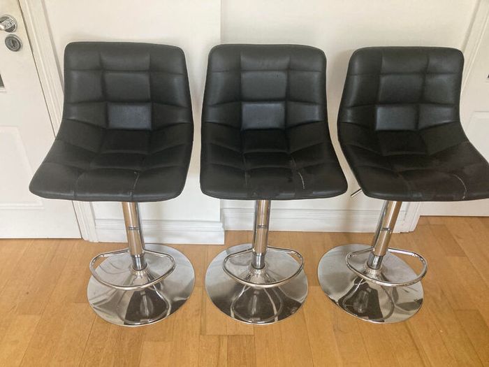 3 x Black kitchen bar stools