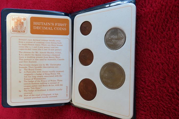 Collectors lot Vintage UK coins sets & coin stamp covers