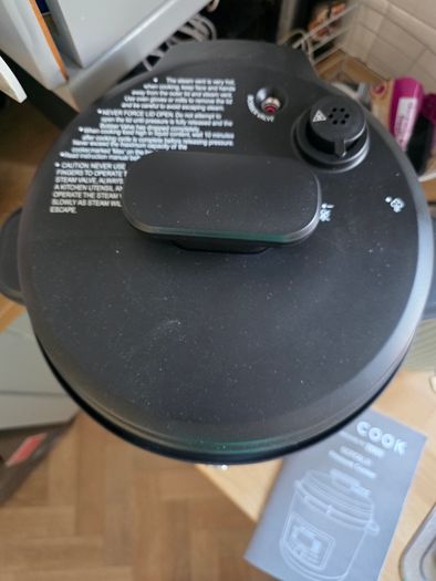 pressure cooker