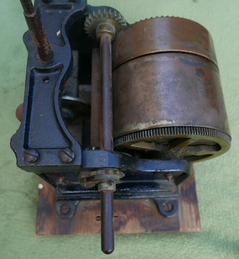 Antique Phonograph Motor - seems to work well