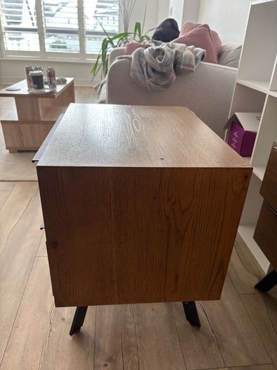 Oak veneer lockers