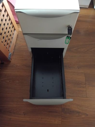 steel drawers/filing cabinet