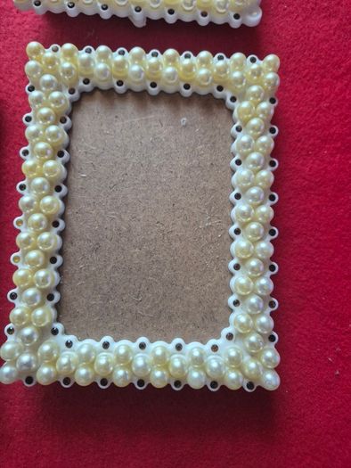 4 Small Pearl Photo Frames