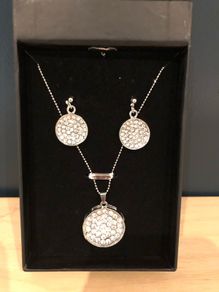 Pulse Accessories Necklace and Earring Set - BNIB
