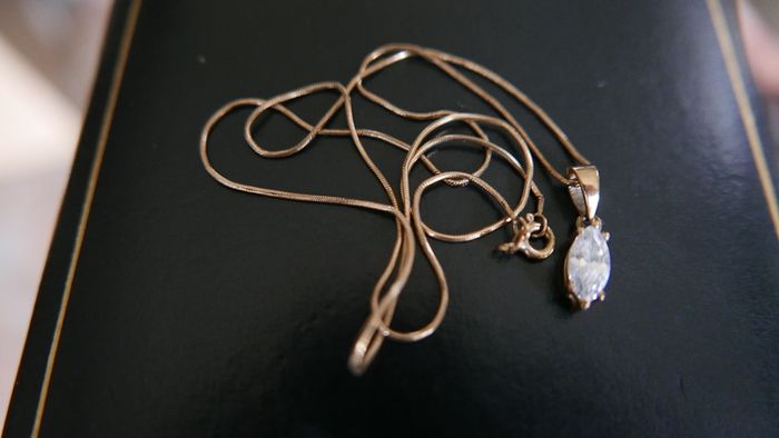 Vintage 9ct Gold 375 Gold Pendant and Chain 3,4g L-9,8"