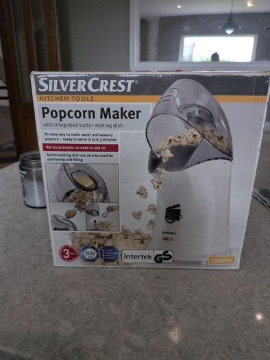 popcorn maker