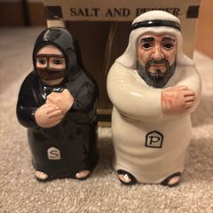 Brand New Al Jaber Arab Man And Woman Salt And Pepper Shaker Black/White