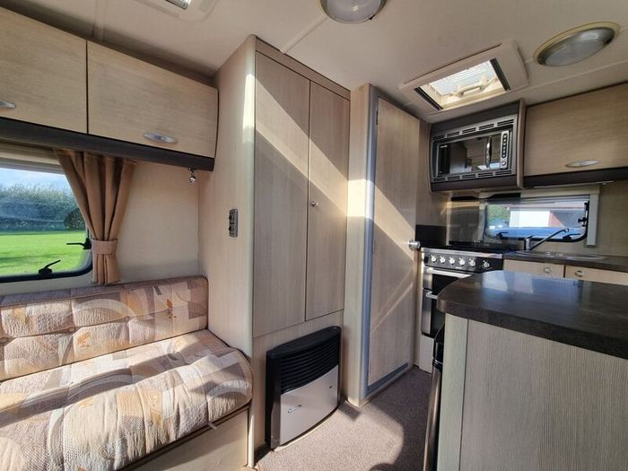 Sterling Europa 390 - 2 Berth