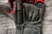 Mycro Glove Left. Small.