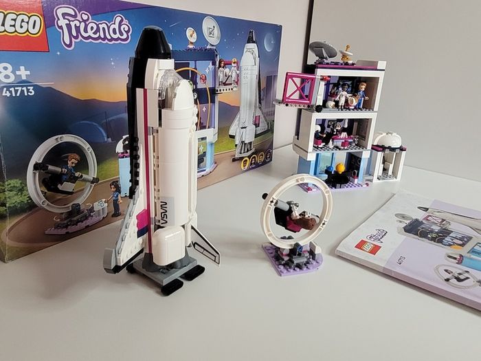 LEGO Friends 41713 Olivias Space Academy