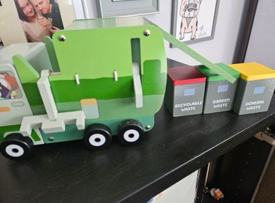 Bluey garbage truck