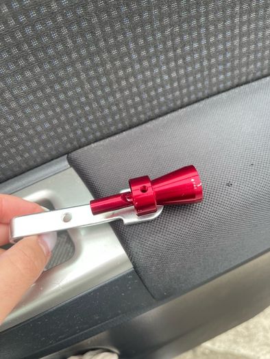Car exhaust muffler whistle