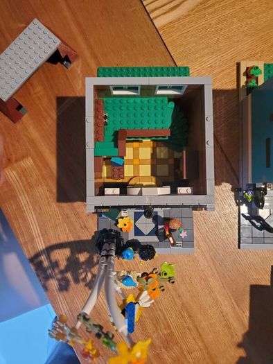 LEGO Creator 10270 Book Shop