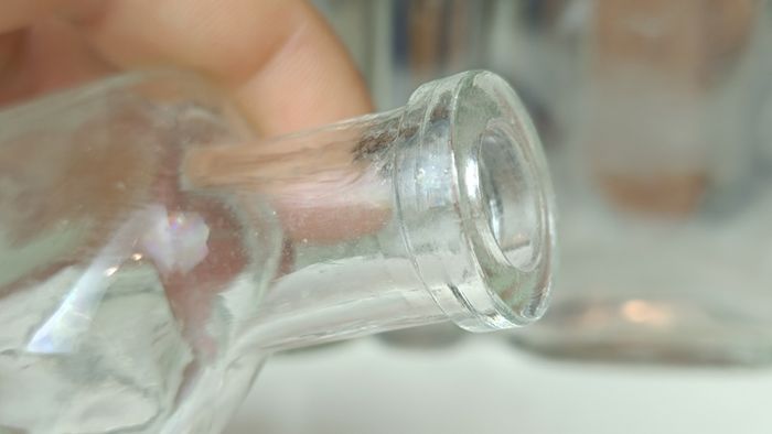 499 - Set of 6 Vintage Clear Glass Screw Cork Top Collectible Decorative Bottles and Jars
