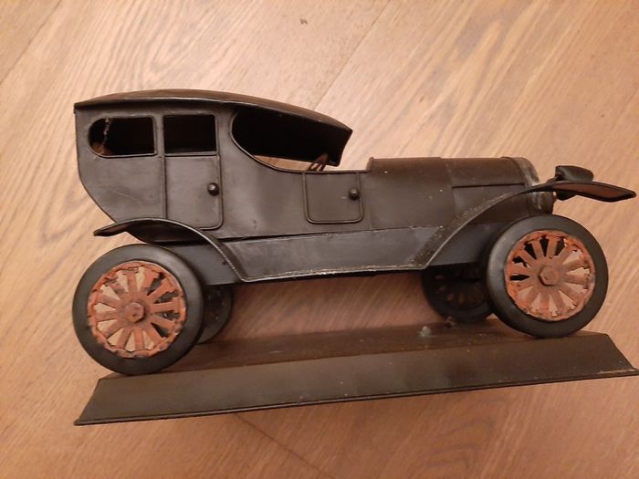 Car Ornament - Length 25cm