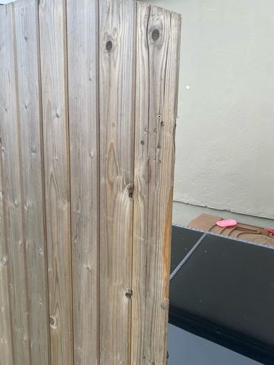 Side Gate