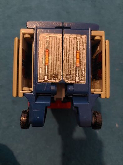 Transformer G1 toy / optimus prime