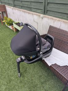 Maxi Cosi Pebble Pro infant seat with base