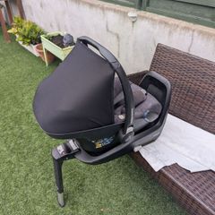 Maxi Cosi Pebble Pro infant seat with base