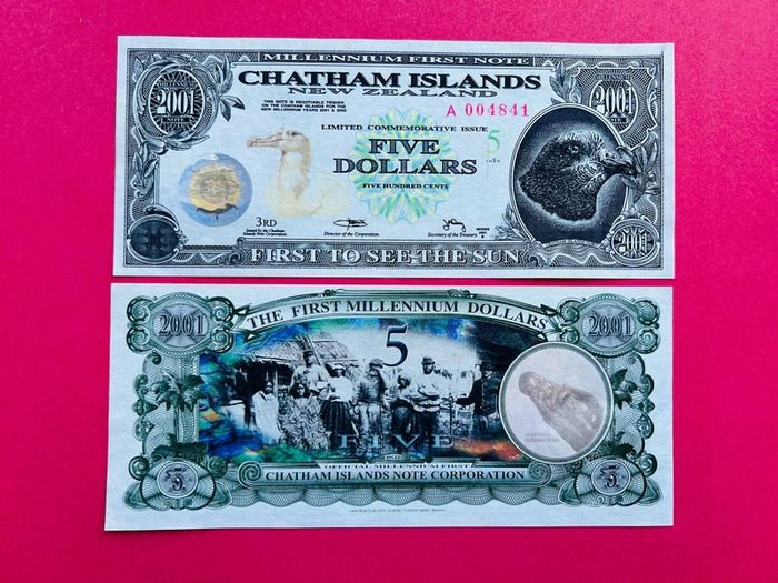 Chatham Islands ( New Zealand ) 5 Dollars   Scarce. UNC. 2001  LIMITED Commemorative Issue.  UNC Polymer  Tyvek  )