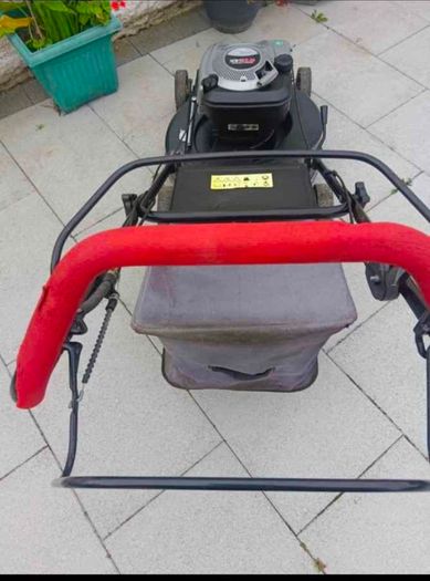 Pro Plus self or lawnmower with Briggs and stratton engine 675 EX series 190 cc and 23 inch aluminium cut in excellent working condition with full service.