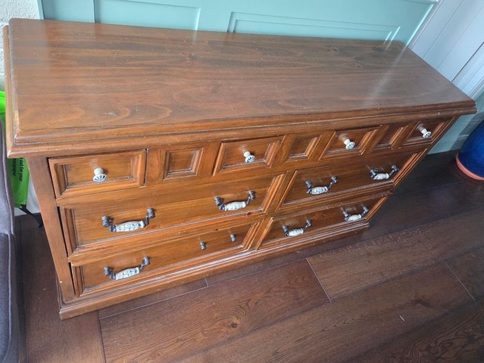 Solid wood 8-drawer dresser