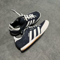 40 Adidas Originals Samba Suede Trainers