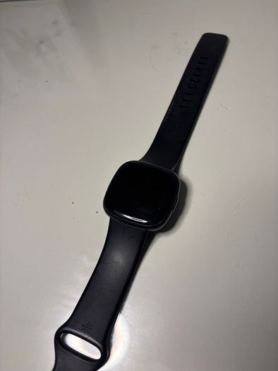 Fitbit versa 4