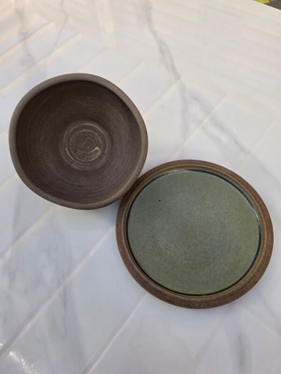 Stoneware cheese/butter dish
