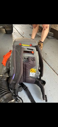 Husqvarna 570BTS leaf blower