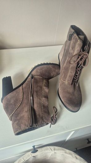 clarks brown suede ankle