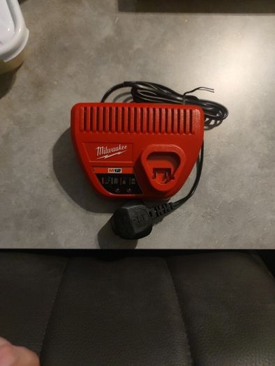 Milwaukee M12 Charger