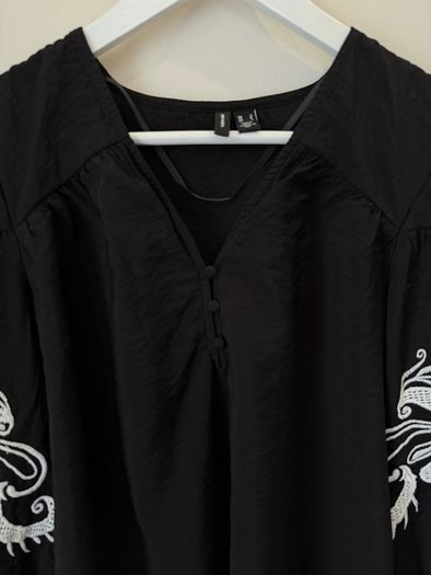 VERO MODA Charlotte Embroidered Sleeve Top Black Size S!