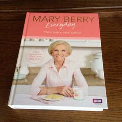 Mary Berry Everyday Cookbook  Like New