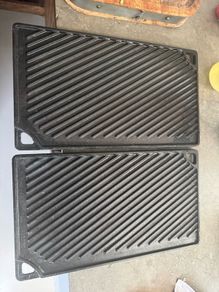 2 x Lodge cast iron griddle