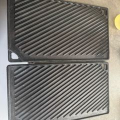 2 x Lodge cast iron griddle