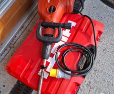 Hilti Te706 Breaker
