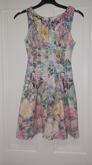 Absolutely beautiful dress age 10 to 11