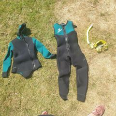 Wet Suit Womens 10-12 with Snorkel and Mask and boots size 6
