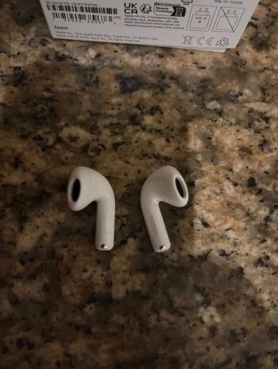 Apple  AirPods Gen 4 ANC
