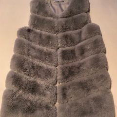 Woman sleeveless vest