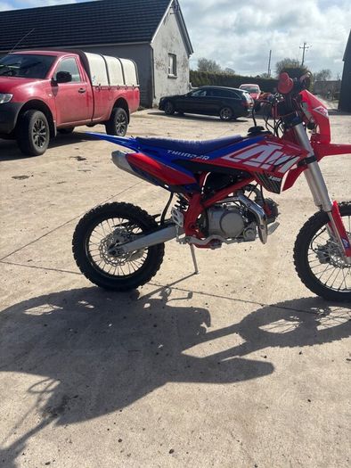 Pit bike