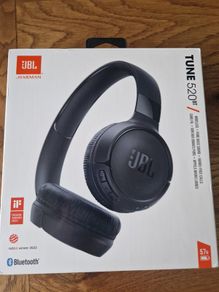 JBL Tune 520B wireless headphones