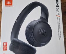 JBL Tune 520B wireless headphones